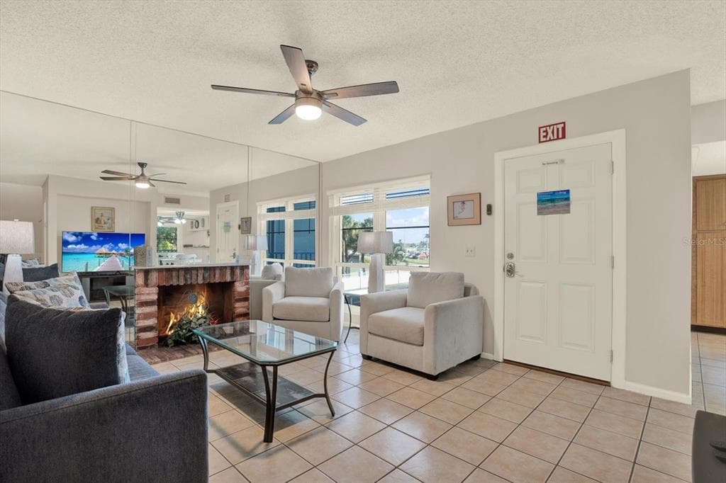 169 MEDALLION BOULEVARD # E, MADEIRA BEACH, FL 33708 — zdjęcie 4