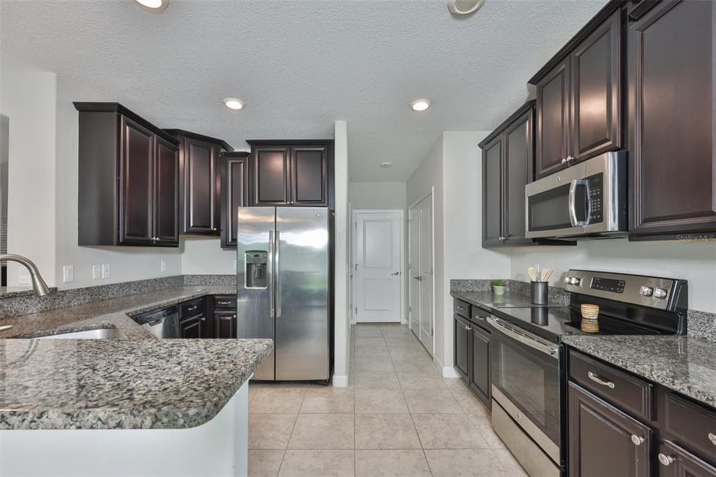 1922 CITRUS LAKE COURT, RUSKIN, FL 33570 — zdjęcie 2