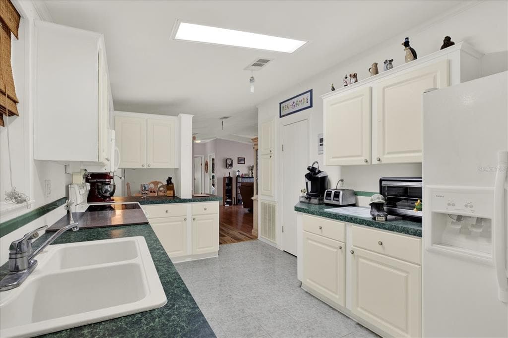 8010 CEDAR COVE AVENUE, BROOKSVILLE, FL 34613 — zdjęcie 5