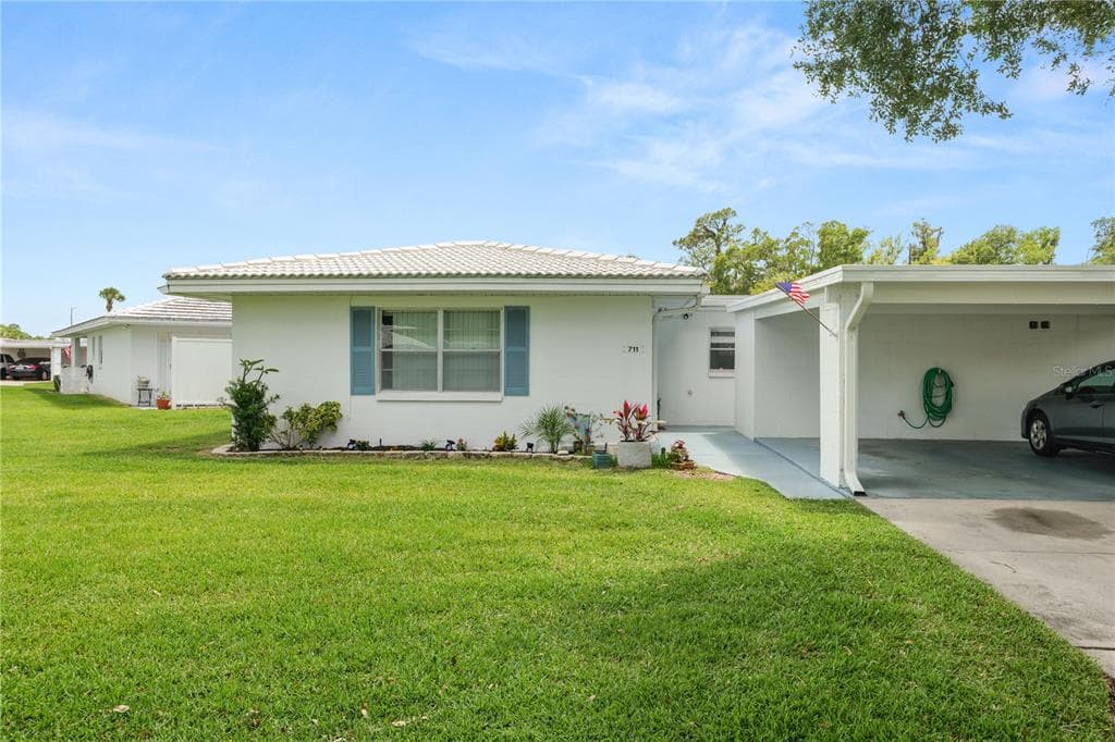 711 BARBER CIRCLE # 711, LAKELAND, FL 33803