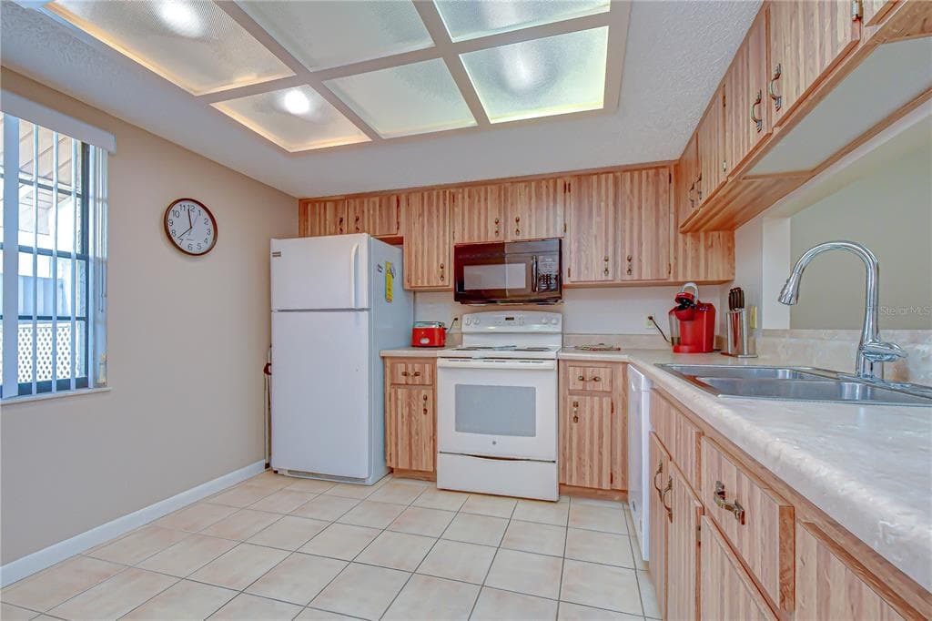 38235 BOXWOOD DRIVE # 38235, ZEPHYRHILLS, FL 33542 — zdjęcie 5