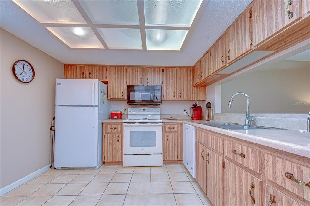 38235 BOXWOOD DRIVE # 38235, ZEPHYRHILLS, FL 33542 — zdjęcie 4