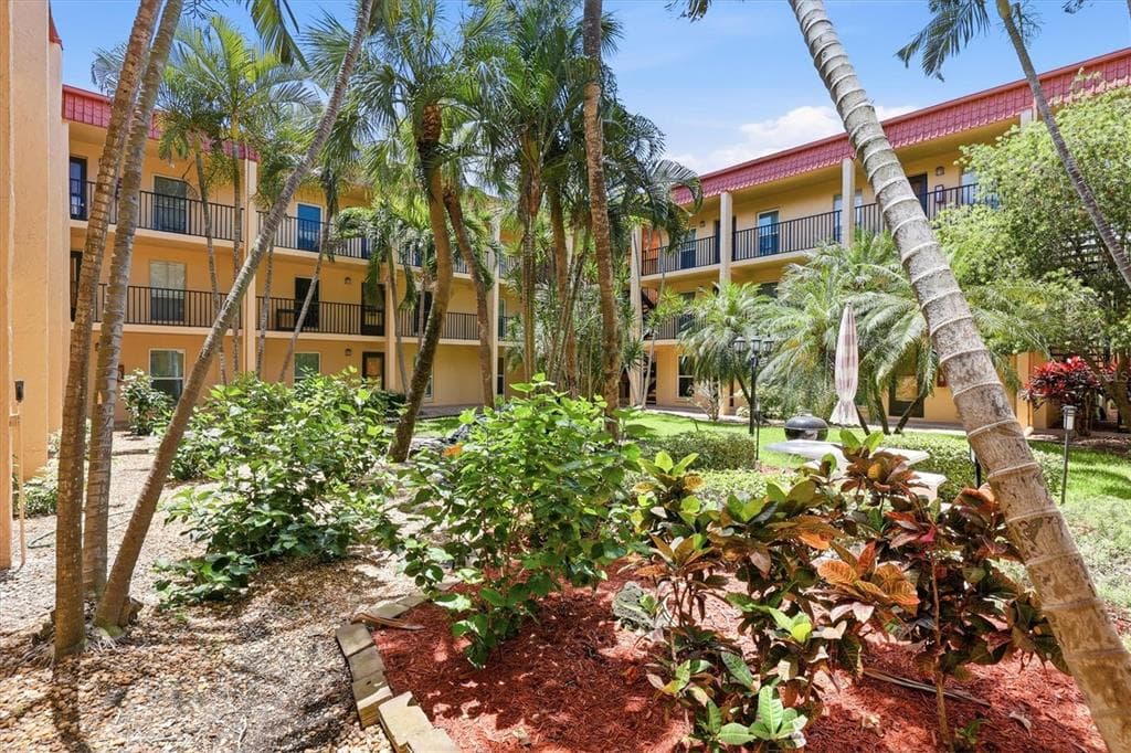 8911 BLIND PASS ROAD # 103, ST PETE BEACH, FL 33706 — zdjęcie 2
