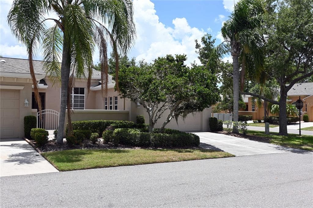 2294 SIFIELD GREENS WAY # 2294, SUN CITY CENTER, FL 33573