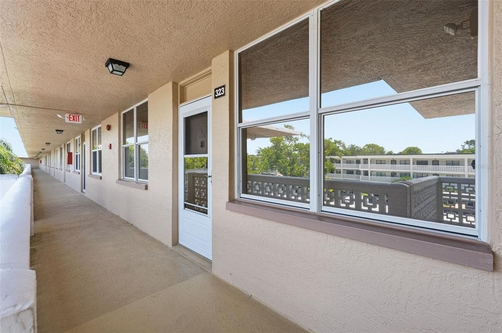 4915 BAY STREET NE # 323, ST PETERSBURG, FL 33703 — zdjęcie 2