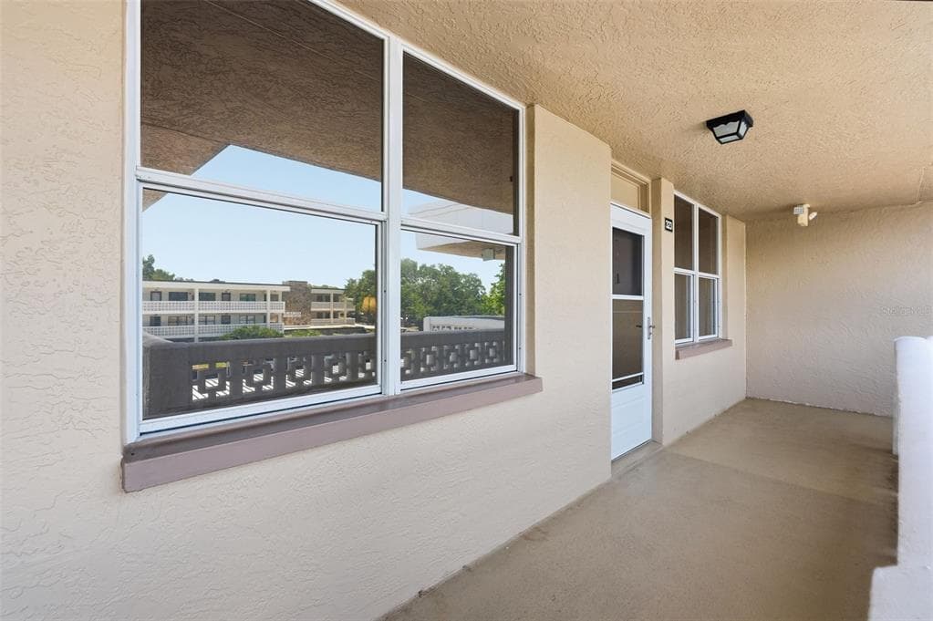 4915 BAY STREET NE # 323, ST PETERSBURG, FL 33703 — zdjęcie 3