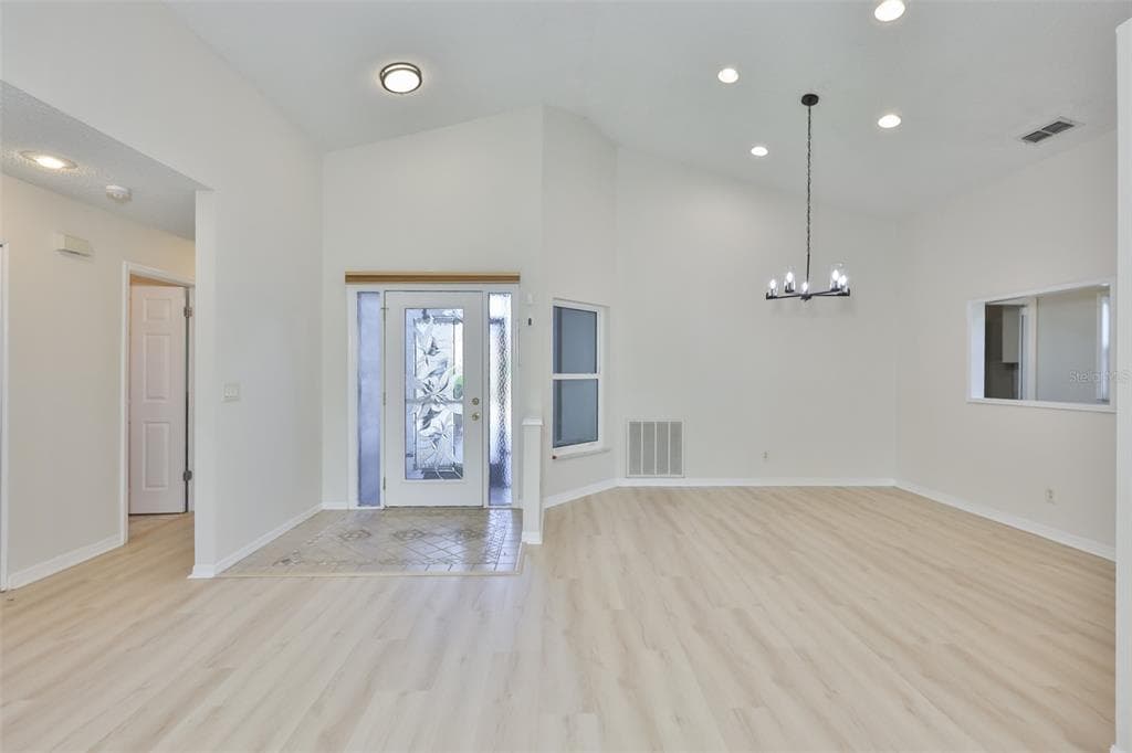 235 LINGER LANE, SUN CITY CENTER, FL 33573 — zdjęcie 3