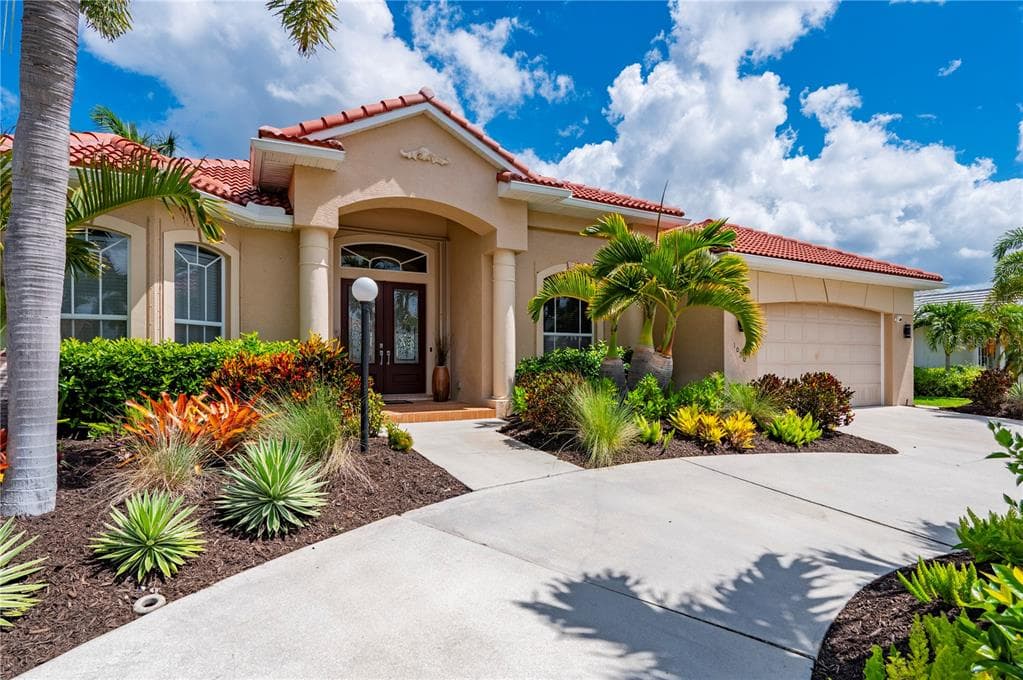 1020 VIA FORMIA, PUNTA GORDA, FL 33950