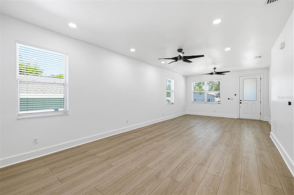 3750 ABINGTON AVENUE S, ST PETERSBURG, FL 33711 — zdjęcie 4