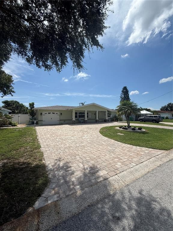 5163 60TH WAY N, KENNETH CITY, FL 33709 — zdjęcie 2