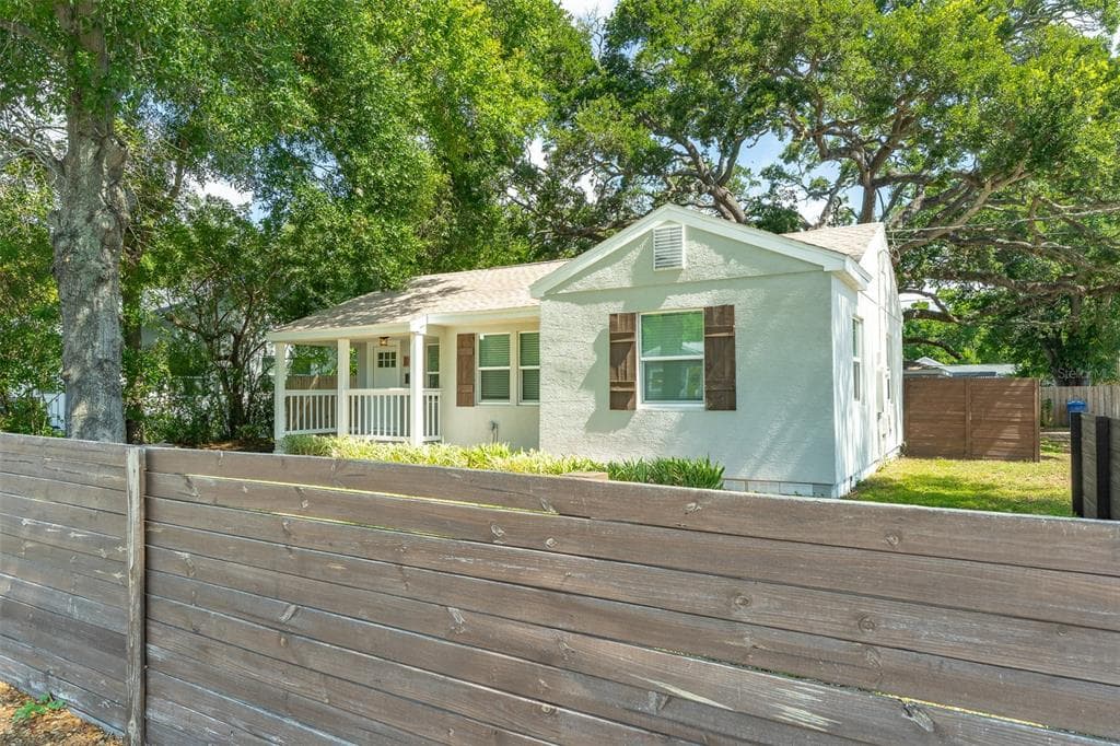 721 38TH AVENUE N, ST PETERSBURG, FL 33704 — zdjęcie 2