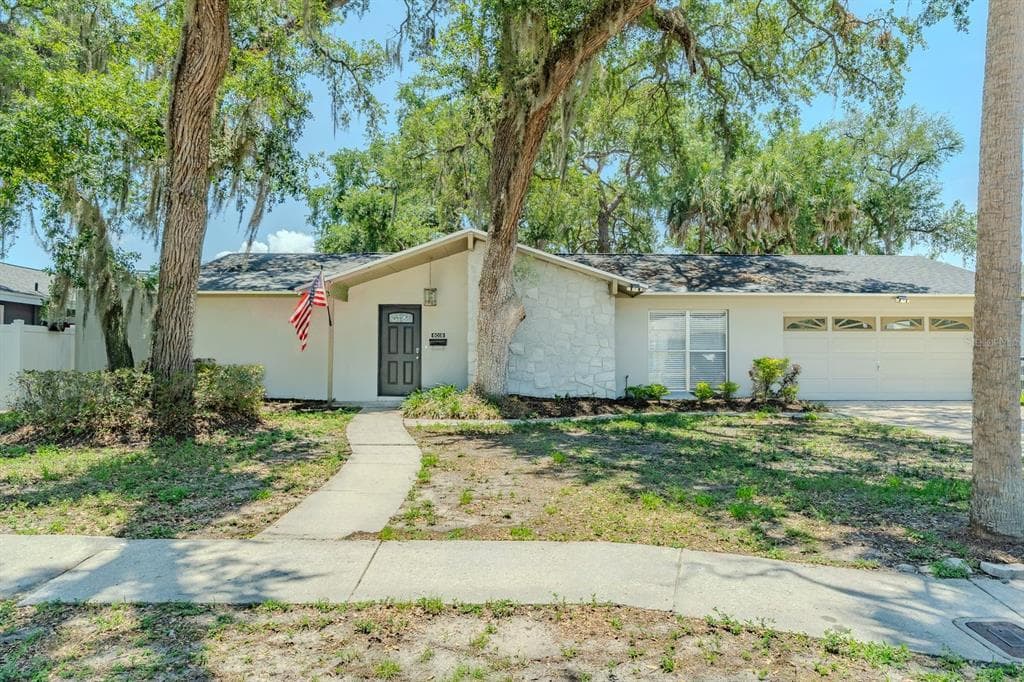 8018 W POCAHONTAS AVENUE, TAMPA, FL 33615 — zdjęcie 2