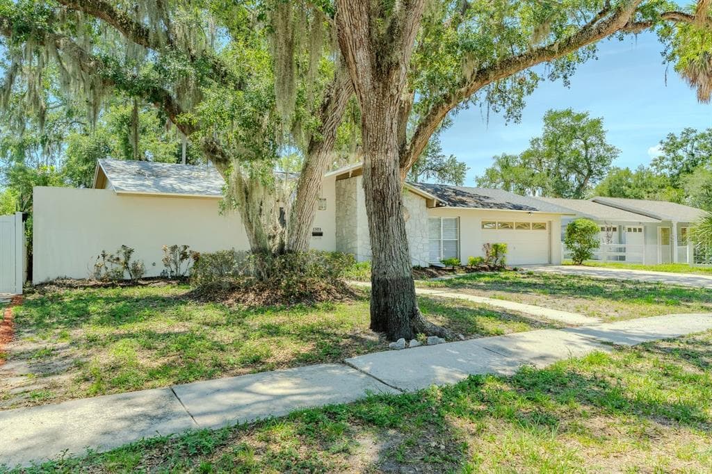 8018 W POCAHONTAS AVENUE, TAMPA, FL 33615 — zdjęcie 3