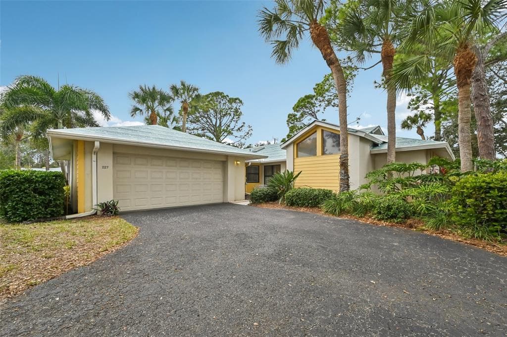 227 SOUTHAMPTON DRIVE # 289, VENICE, FL 34293