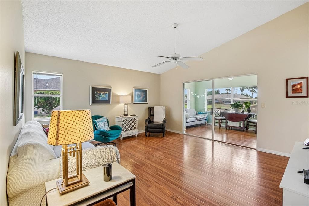 1925 GRAND CYPRESS LANE, SUN CITY CENTER, FL 33573 — zdjęcie 5