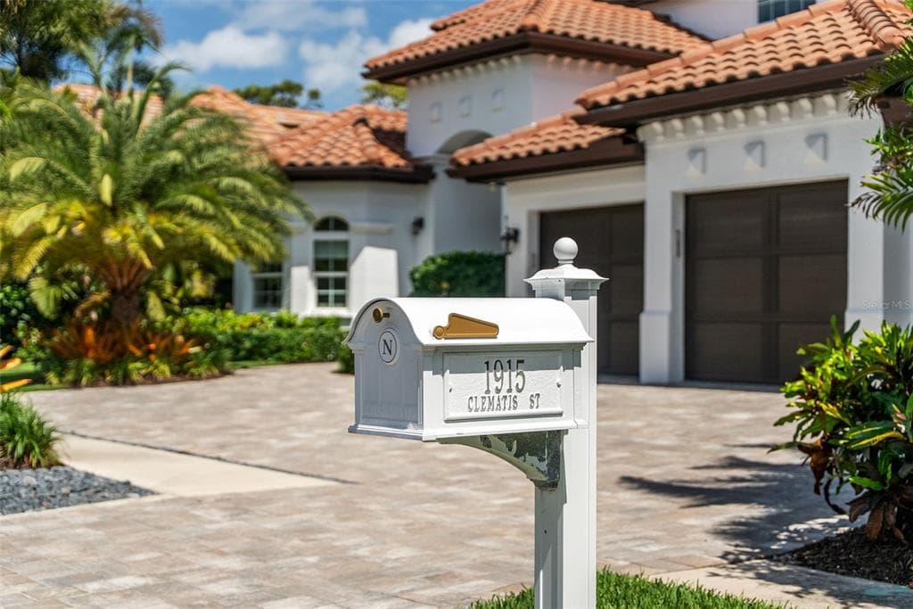 1915 CLEMATIS STREET, SARASOTA, FL 34239 — zdjęcie 2