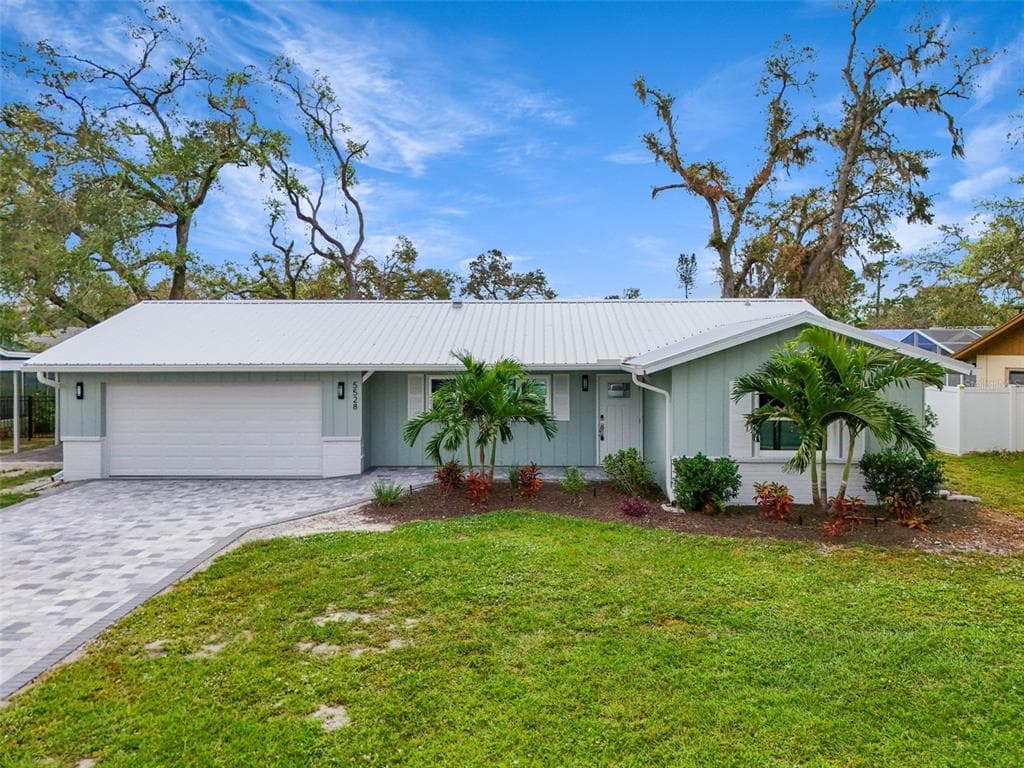 5528 BRIARCLIFF DRIVE, SARASOTA, FL 34232