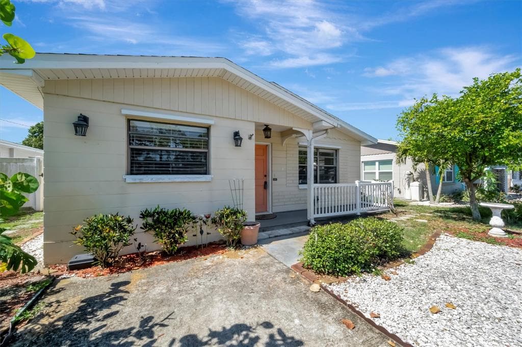 5630 13TH AVENUE N, ST PETERSBURG, FL 33710 — zdjęcie 4