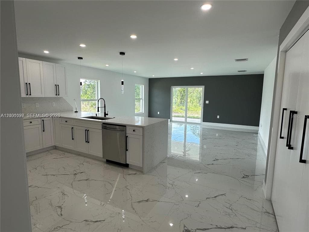 1125 MILWAUKEE BOULEVARD, LEHIGH ACRES, FL 33974 — zdjęcie 4