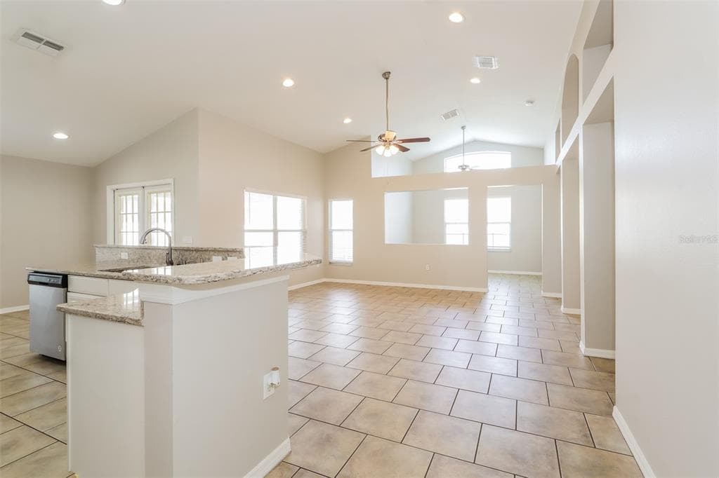 23211 BAYOU GROVE STREET, LAND O LAKES, FL 34639 — zdjęcie 4