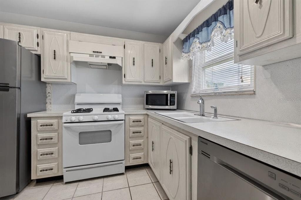 5357 81ST STREET N # 12, ST PETERSBURG, FL 33709 — zdjęcie 2