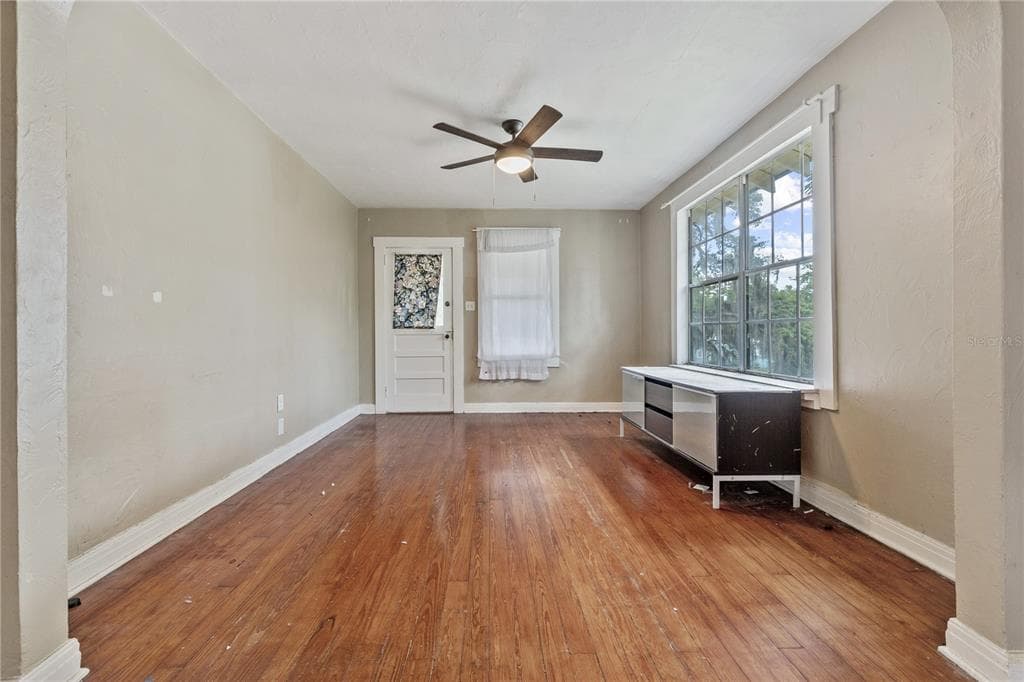 5914 N OLA AVENUE, TAMPA, FL 33604 — zdjęcie 4
