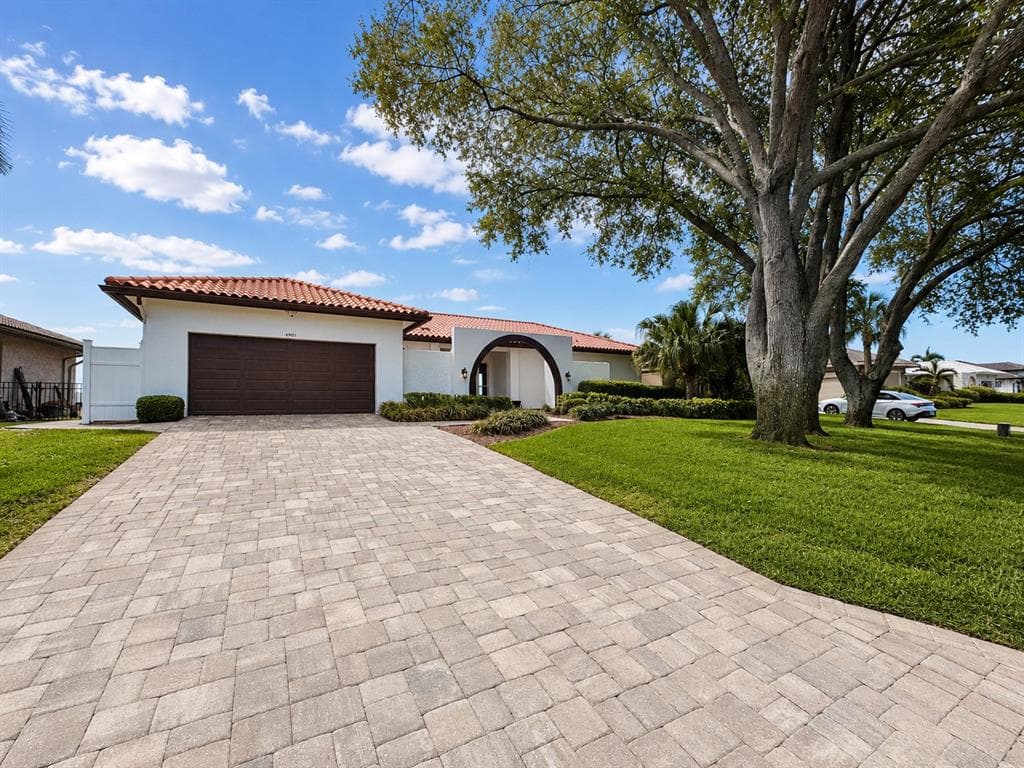 4901 LANSING ST NE, ST PETERSBURG, FL 33703 — zdjęcie 2