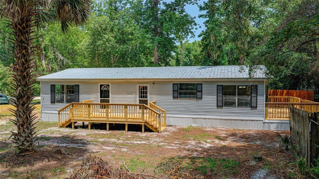 118 WATERWAY DRIVE, SATSUMA, FL 32189 — zdjęcie 2