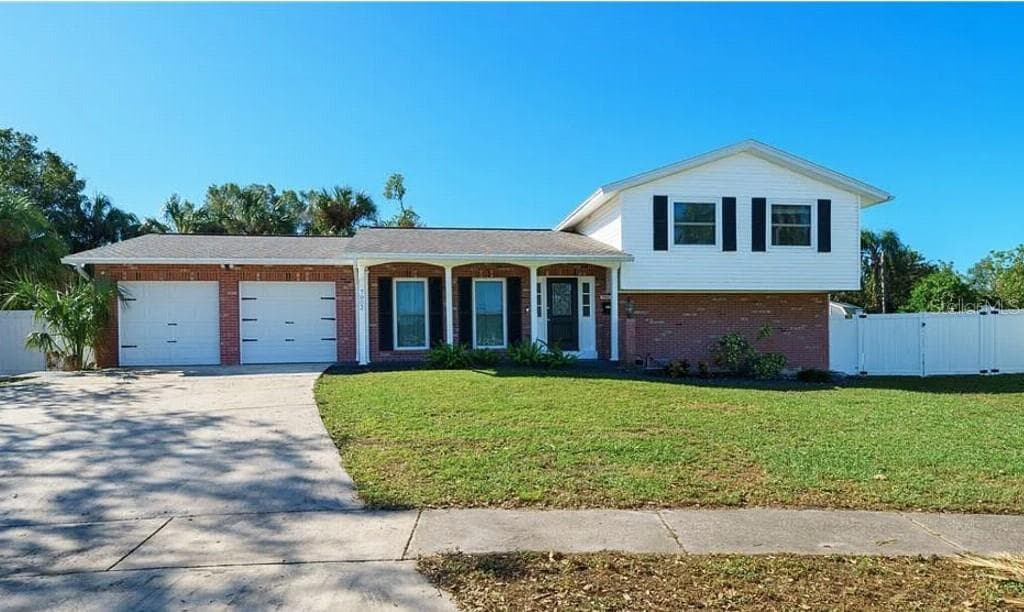 7002 DANEWOOD COURT, TAMPA, FL 33615