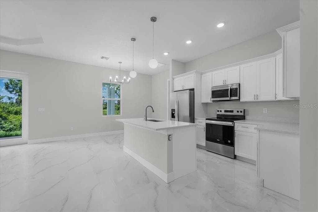 1911 RICHMOND AVENUE N, LEHIGH ACRES, FL 33972 — zdjęcie 5
