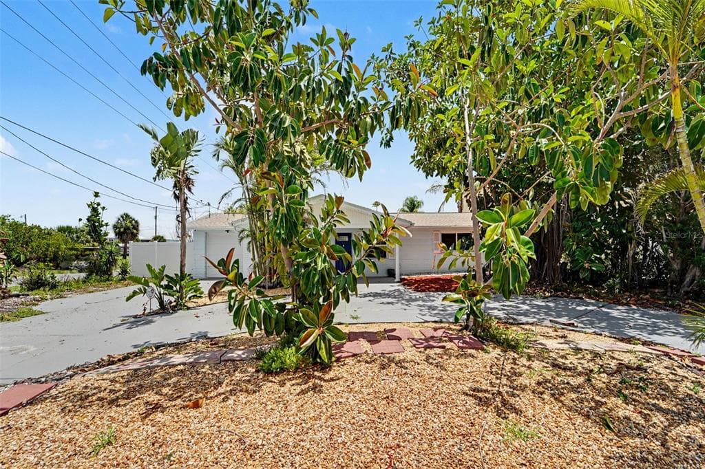 13714 ALLYN DRIVE, HUDSON, FL 34667 — zdjęcie 5