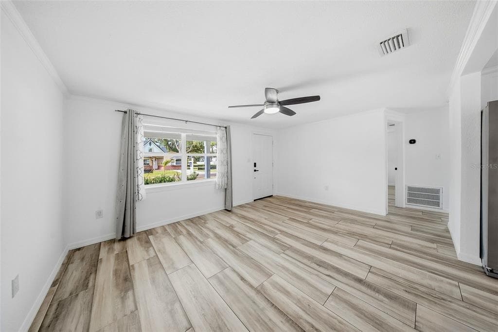 1565 CONNECTICUT AVENUE NE, ST PETERSBURG, FL 33703 — zdjęcie 4