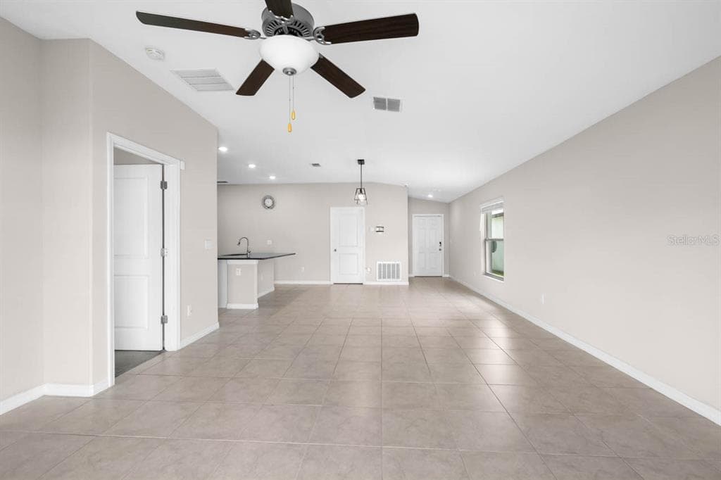 6823 KING CREEK DRIVE, SUN CITY CENTER, FL 33573 — zdjęcie 4