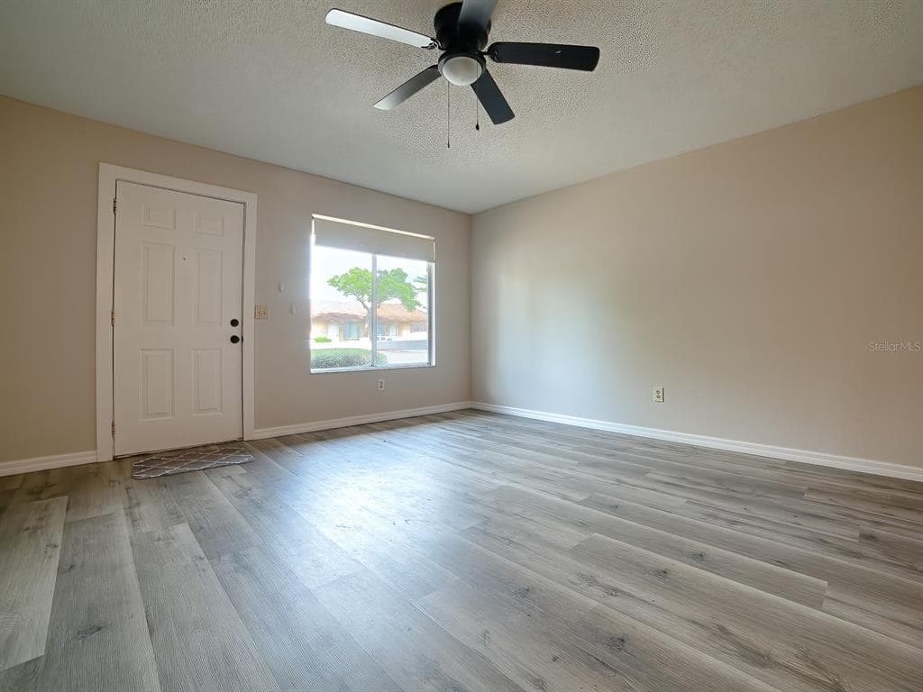488 W ROSEWOOD LANE # 488, TAVARES, FL 32778 — zdjęcie 4