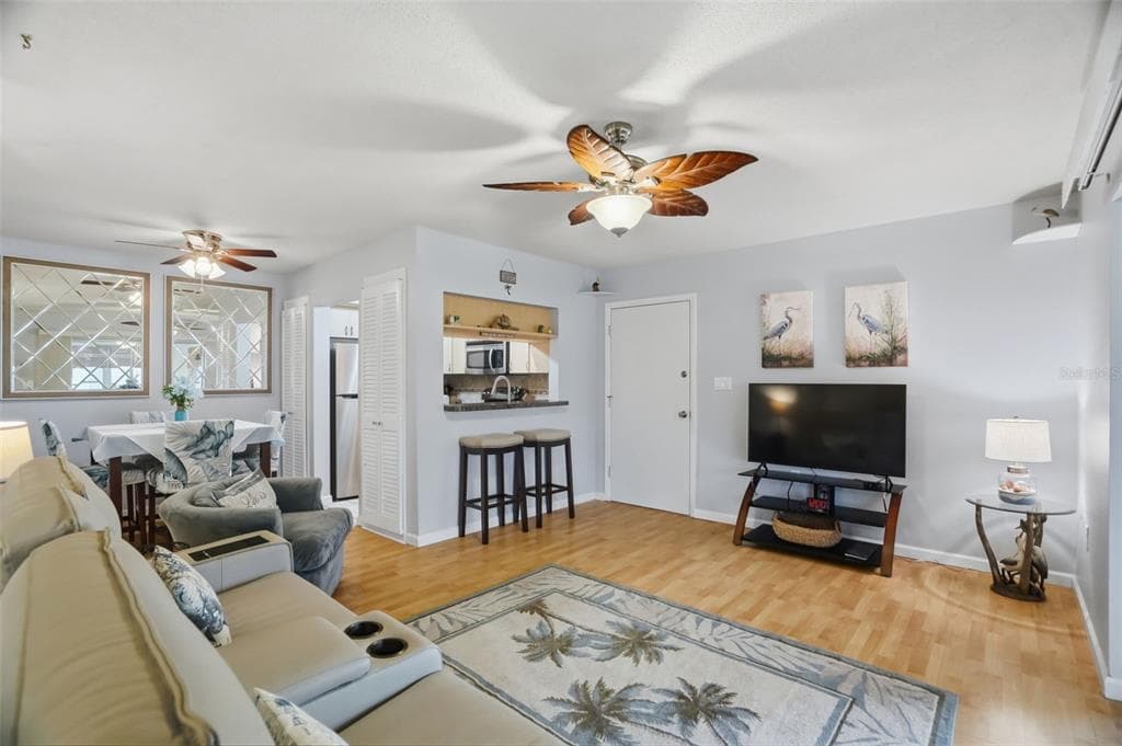 5108 AMULET DRIVE # 205, NEW PORT RICHEY, FL 34652 — zdjęcie 4
