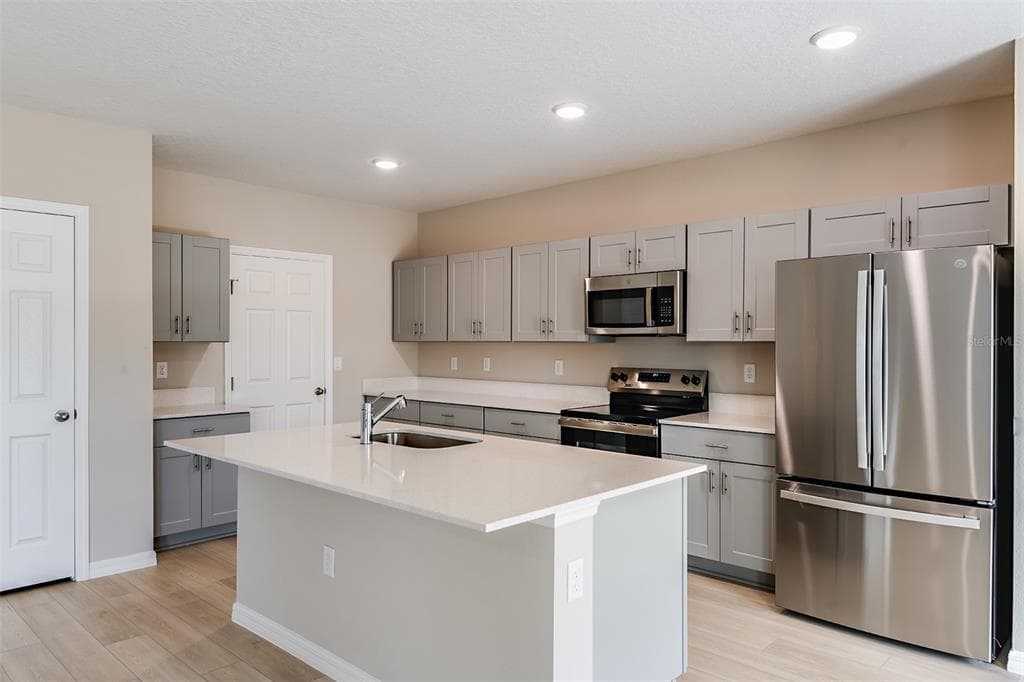 9110 BELLEVIEW FOREST PASS, DADE CITY, FL 33525 — zdjęcie 2