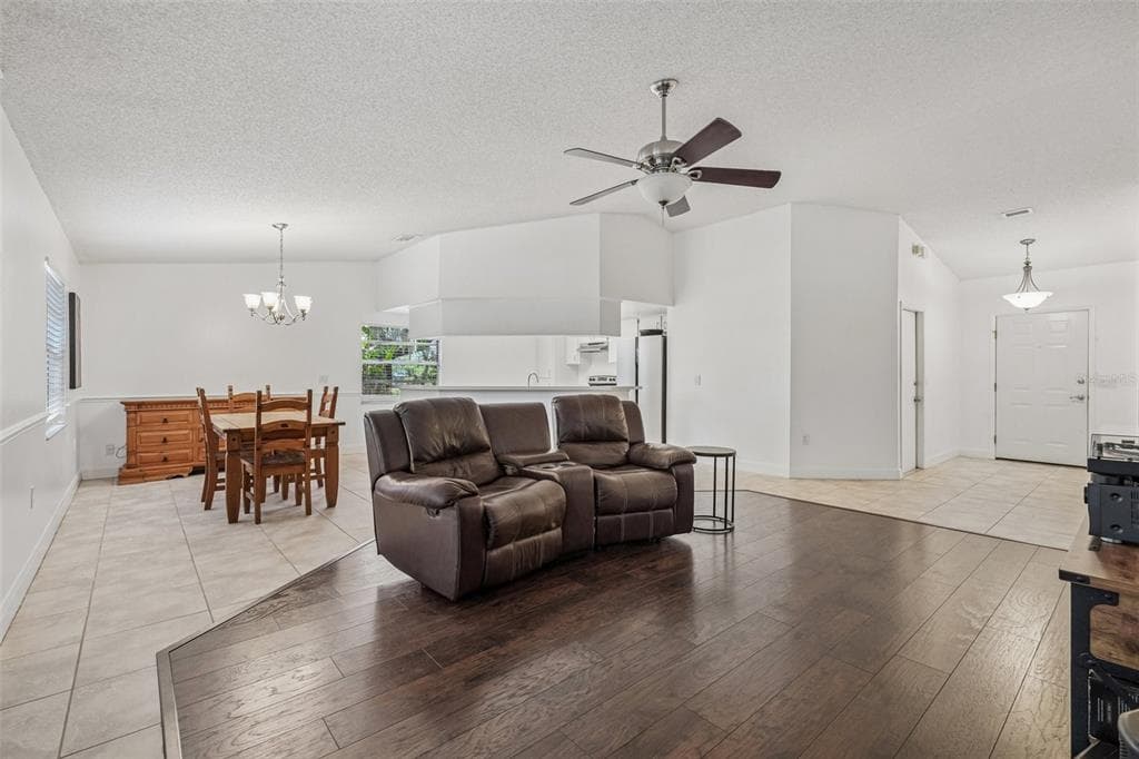 126 S SAINT CLOUD AVENUE, VALRICO, FL 33594 — zdjęcie 5