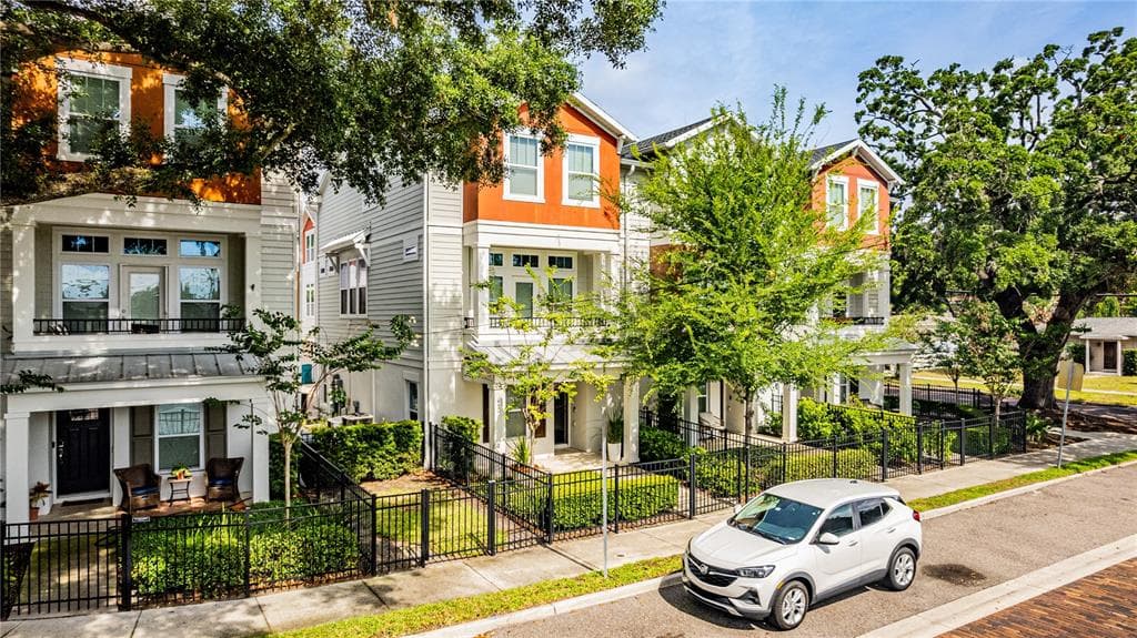 858 N THORNTON AVENUE, ORLANDO, FL 32803