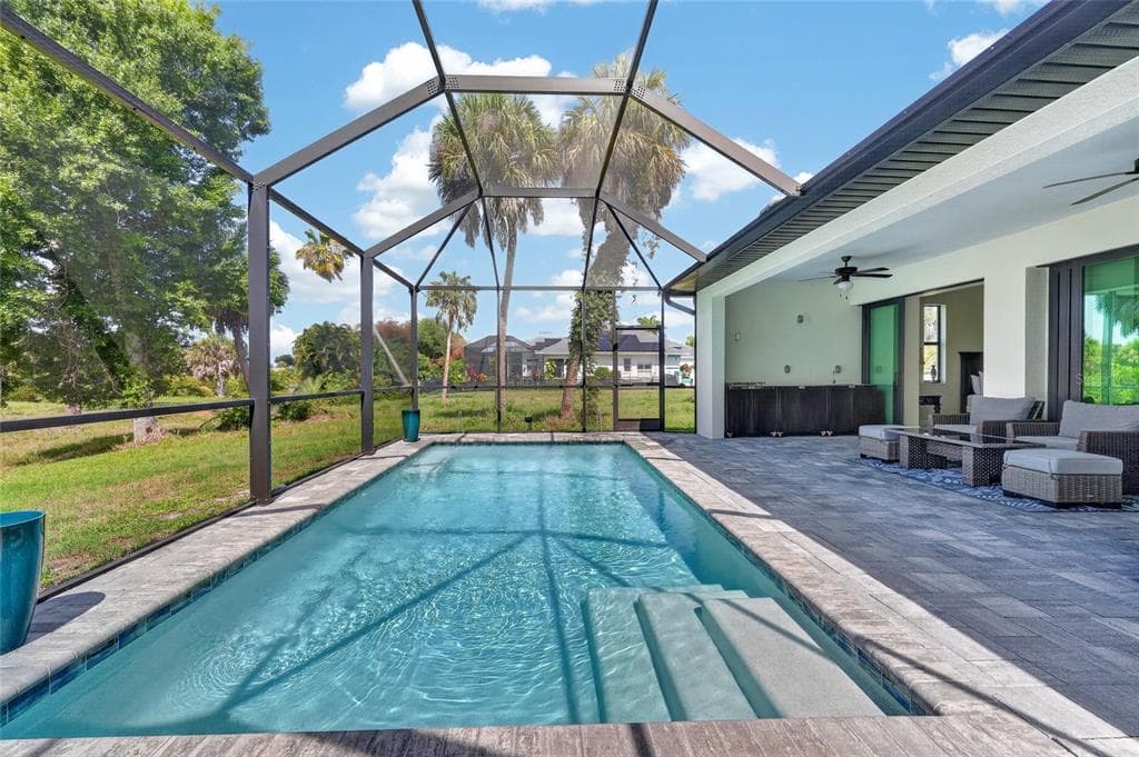 592 ROTONDA CIRCLE, ROTONDA WEST, FL 33947 — zdjęcie 3