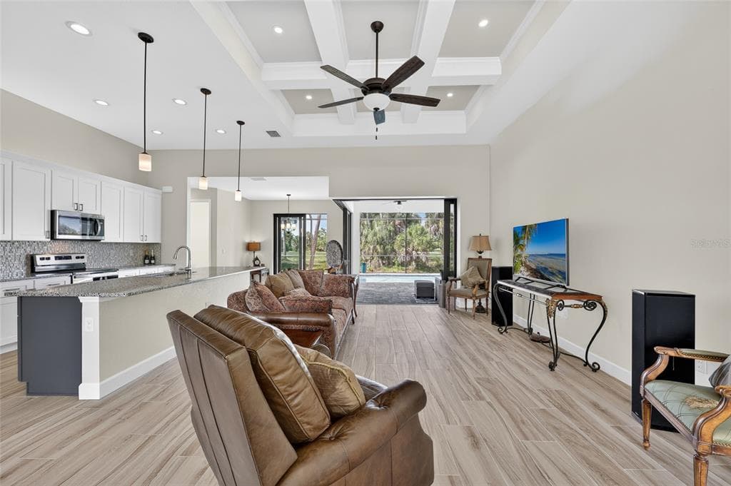 592 ROTONDA CIRCLE, ROTONDA WEST, FL 33947 — zdjęcie 5