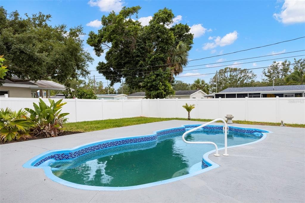 4430 CARSON STREET NE, ST PETERSBURG, FL 33703 — zdjęcie 2