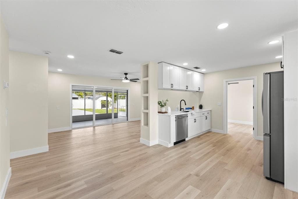 4430 CARSON STREET NE, ST PETERSBURG, FL 33703 — zdjęcie 4