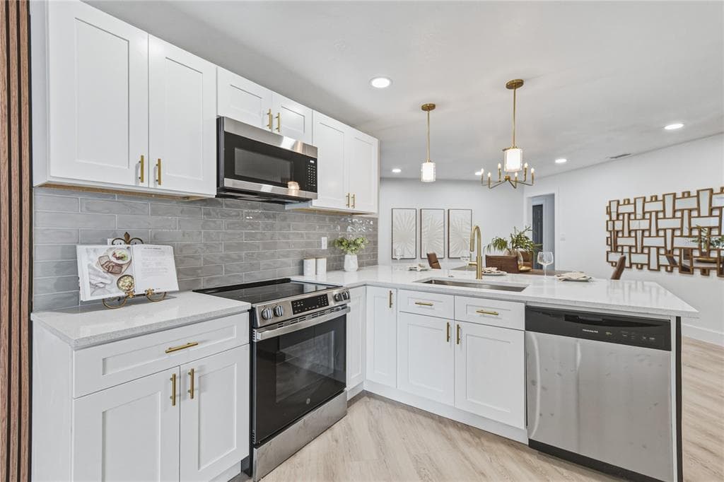 9305 120TH LANE, SEMINOLE, FL 33772 — zdjęcie 4
