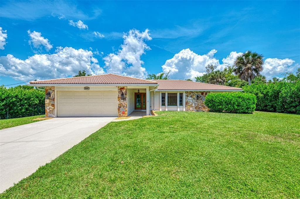 2340 PALMETTO STREET, NOKOMIS, FL 34275