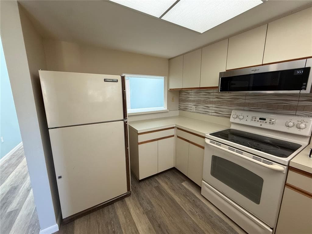 255 FENWICK DRIVE # 18, VENICE, FL 34285 — zdjęcie 5