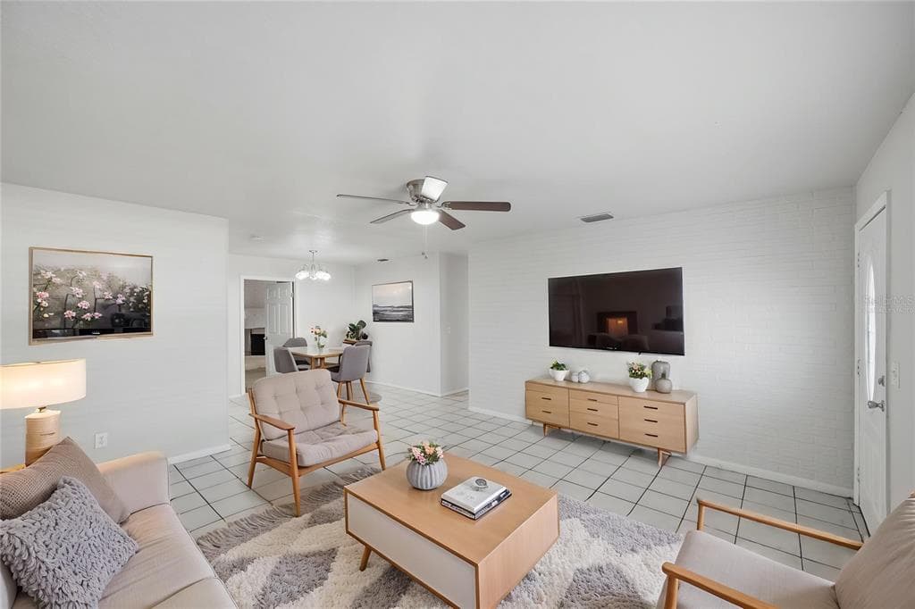 7102 DELLWOOD DRIVE, TAMPA, FL 33619 — zdjęcie 3