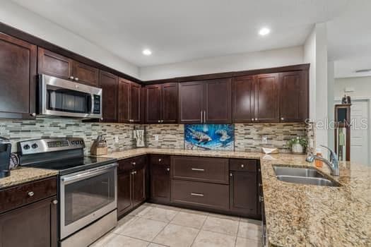994 CELTIC CIRCLE, TARPON SPRINGS, FL 34689 — zdjęcie 3