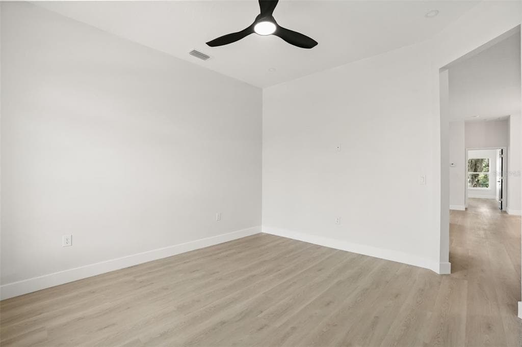 823 E MCDONALD AVENUE, EUSTIS, FL 32726 — zdjęcie 4