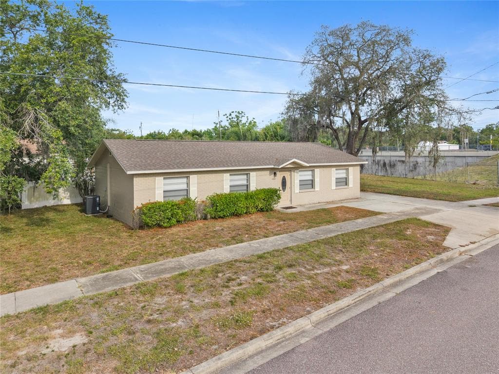 1221 E COURT STREET, TARPON SPRINGS, FL 34689 — zdjęcie 2