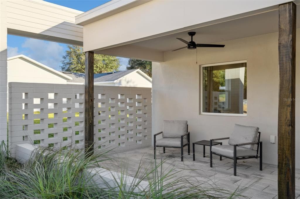 450 SKYFIELD COURT, LADY LAKE, FL 32159 — zdjęcie 2